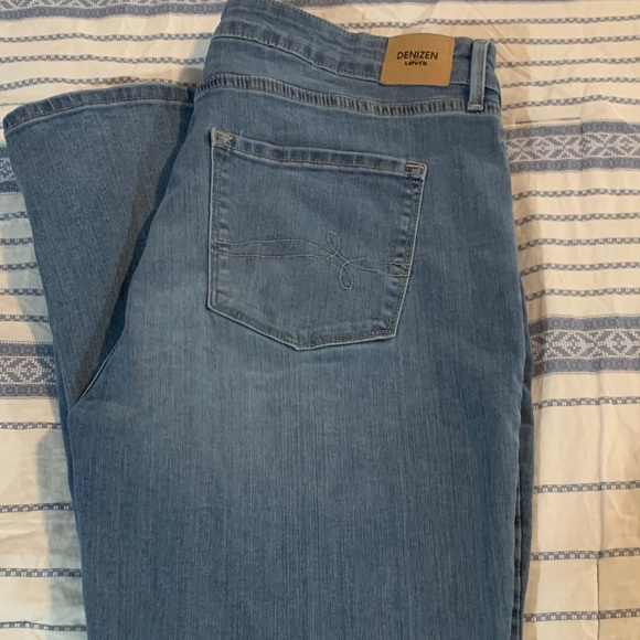 Denizen - Picture 1 of 4